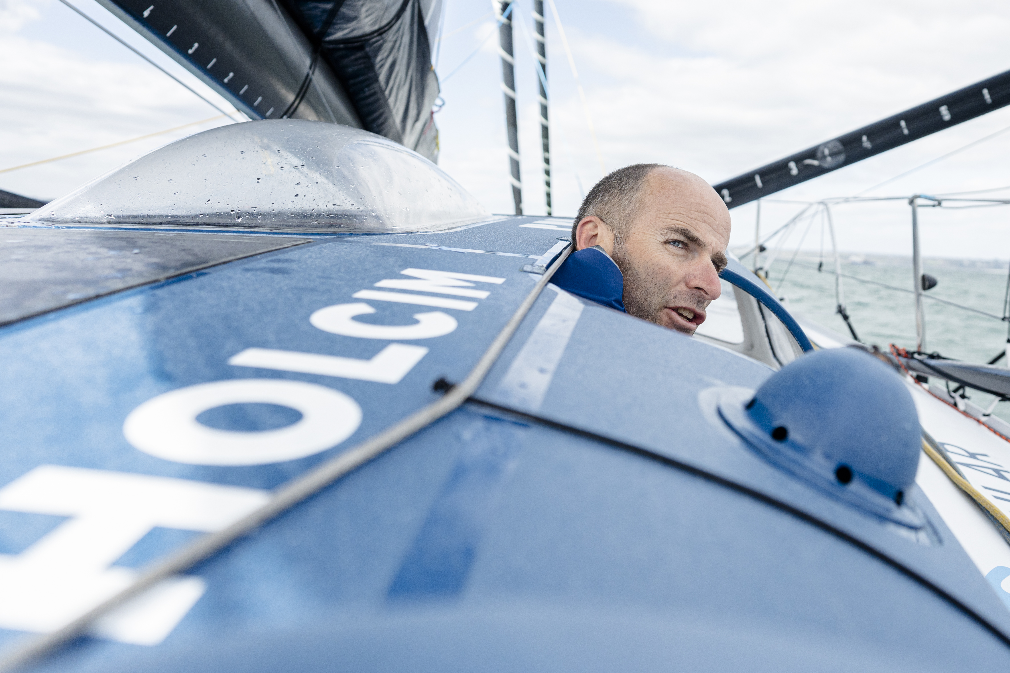 Privé de ses armes pour jouer au meilleur niveau, Nicolas Lunven sur Holcim-PRB engrange la connaissance qu’il est venu chercher sur son IMOCA