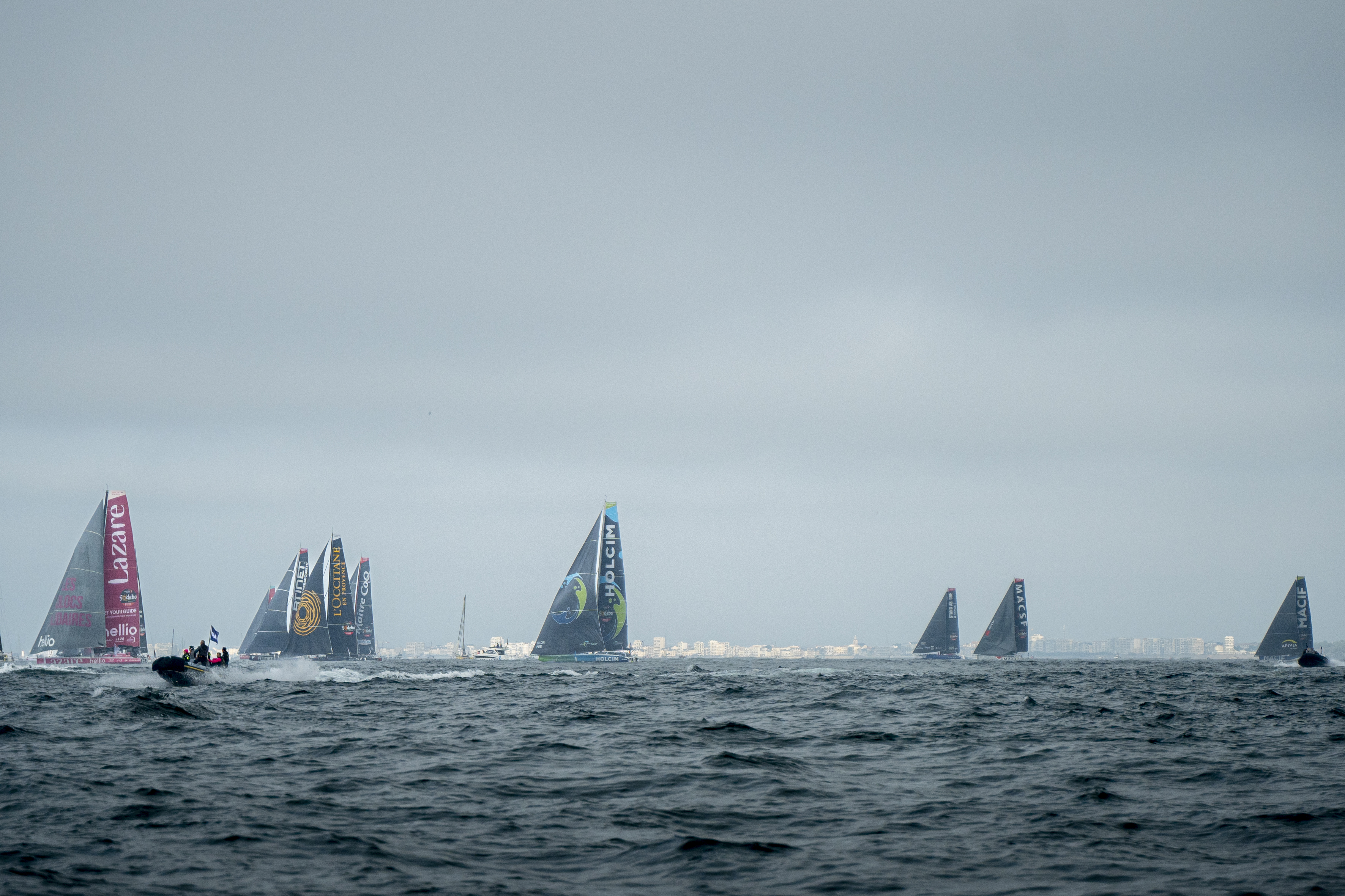 Nicolas Lunven s’élance sur son premier Vendée Globe à bord de Holcim-PRB