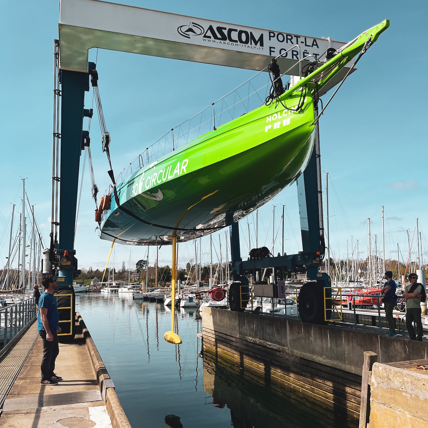 Holcim-PRB remis à l'eau à Port-la-Forêt !